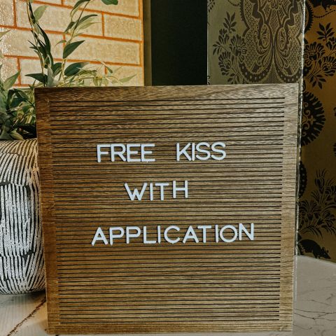 When the leasing special gets a little too creative…😘 

#livelocal #nashvilleapartments #apartmenttherapy #midtownnashville #apartmentsinnashville