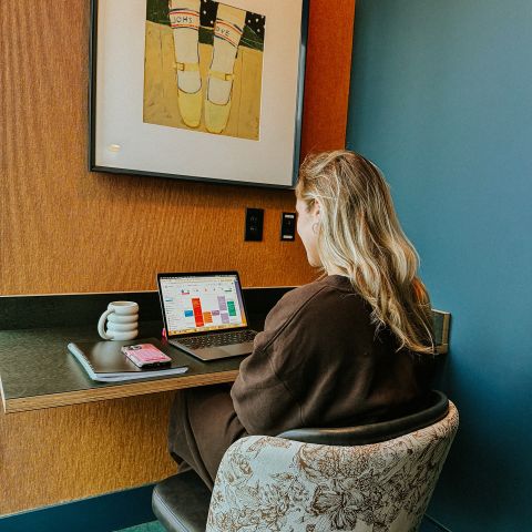 me and today’s office pod against the world (aka my inbox) ✉️

#livelocal