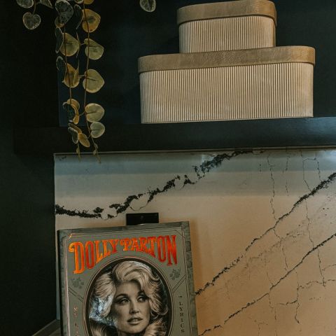 Your sign to stop scrolling and start touring…

LOCAL Nashville awaits ✨

#livelocal #apartmentsinnashville #nashvilleapartments #nashville #midtownnashville