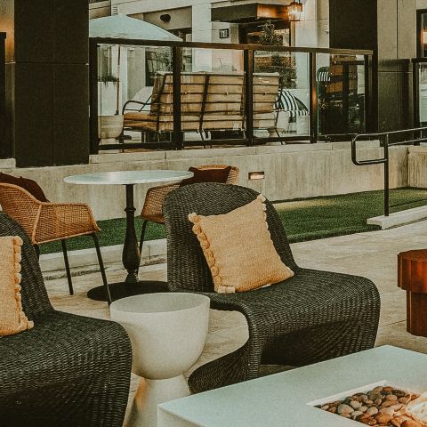 This & your favorite person ✨

#local #localnashville #livelocal #nashvilletn #apartmentsinnashville #nashvilleapartments #highrise #amenities #apartmentherapy