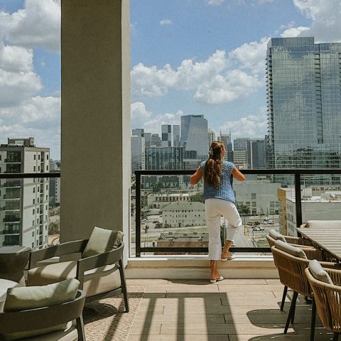 Here’s a reminder to take a moment and remember how far you’ve come ✨

#livelocal #apartmentsinnashville #nashville #cityviews #downtownnashville #local