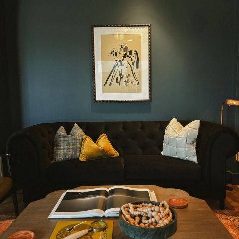 Designed for slow moments and good company 🤍

#LiveLOCAL #nashvilleapartments #apartmentherapy #luxuryapartments