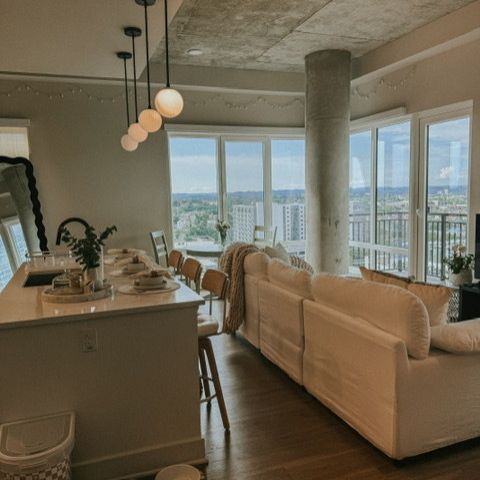 Sunday reset mode 🕯️
Nothing better than a cozy space to recharge for the week ahead.
What’s part of your Sunday reset routine?

#livelocal #Nashvilleapartments #apartmentliving #midtownnashville #sundayreset