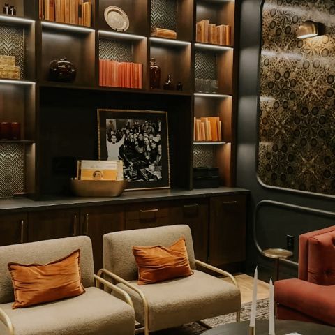 There’s always room for one more at the LOCAL speakeasy! 🥂

#livelocal #localmidtown #nashvilleapartments #apartmenttherapy #highriseliving
