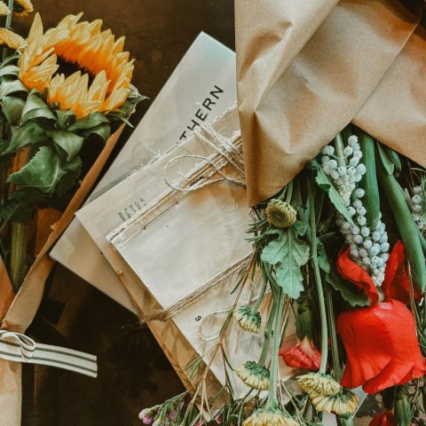 Same time next spring? 💐

#livelocal #nashvilleapartments #apartmenttherapy #luxuryliving #bouquetbar