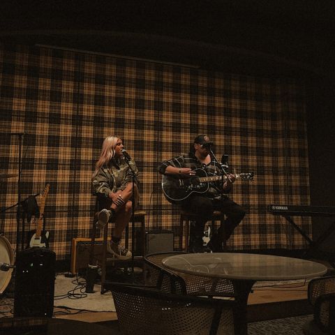 We had the best time at our first Writers Round evening last night at LOCAL! Thank you to everyone who came and performed, you were all incredible ✨

#nashville #local #livelocal #apartmentsinnashville #writersround #songwriters #nashvilletn #musiccity #localnashville