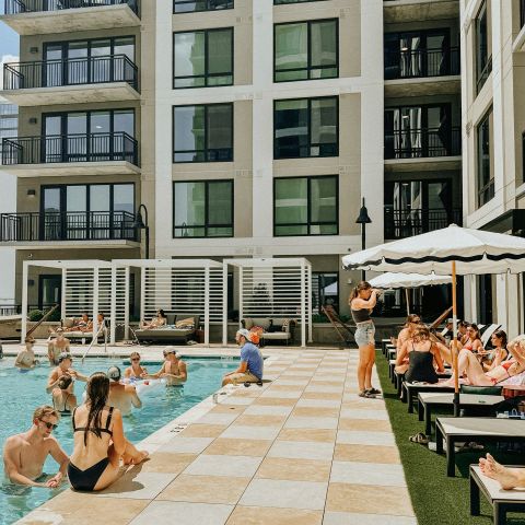 We’re going to make the most of the summer, if that’s okay with you? ☀️

#livelocal #local #nashville #poolparty #residentevents #apartmentsinnashville