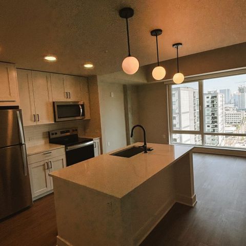 Missing Allen? Don’t worry, we have plenty of footage. 😂

Come tour our S3 studio floor plan with us! 🏠

#livelocal #apartmentsinnashville #studioliving #nashvilleapartments #midtownnashville