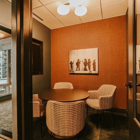 Working from home hits different with skyline views, cold brew on tap and the perfect spot to plug in ✨

#local #livelocal #nashvilletn #apartmentsinnashville