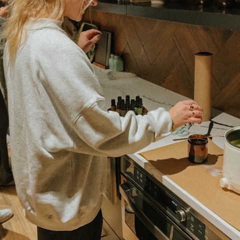 a cozy winter night spent making holiday candles and sharing stories. simple, warm moments— the kind that make LOCAL feel like home 🕯️✨

#livelocal